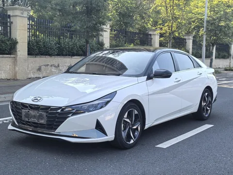 Hyundai Elantra 2022
