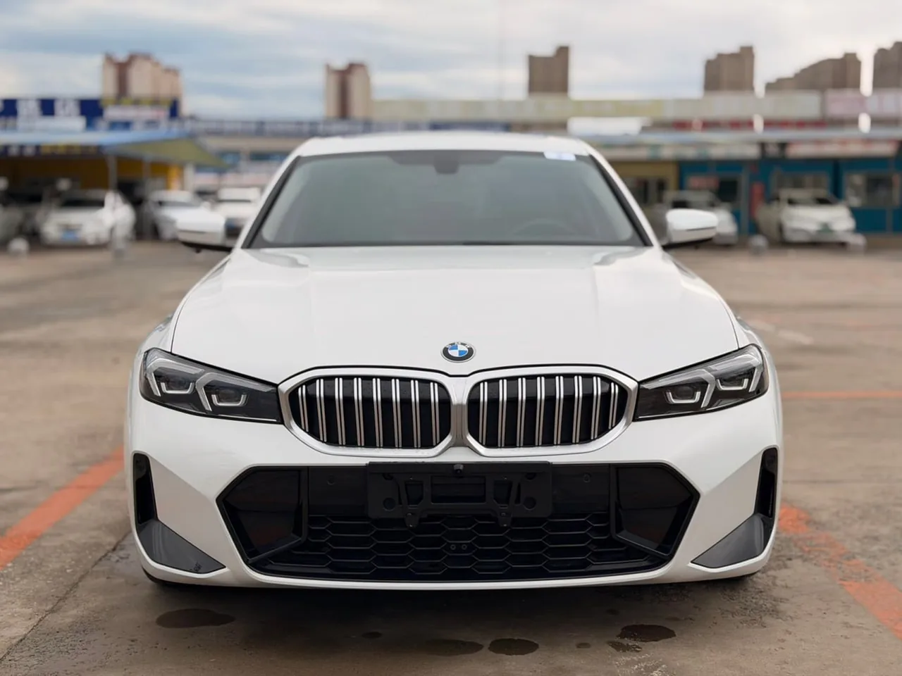 BMW 3 Series 2023 готов к отправке в РФ