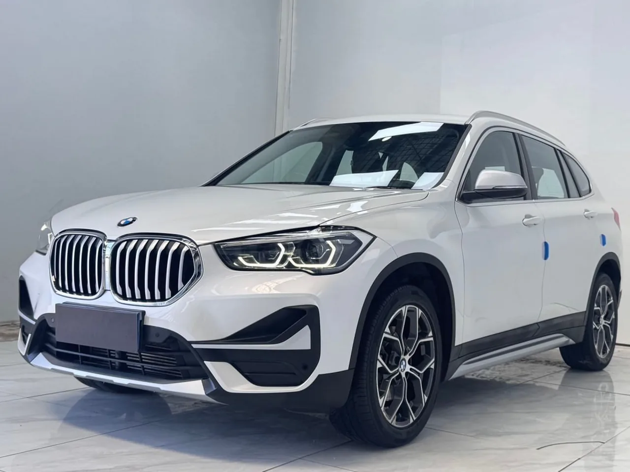 BMW X1 2021 готов к отправке в РФ