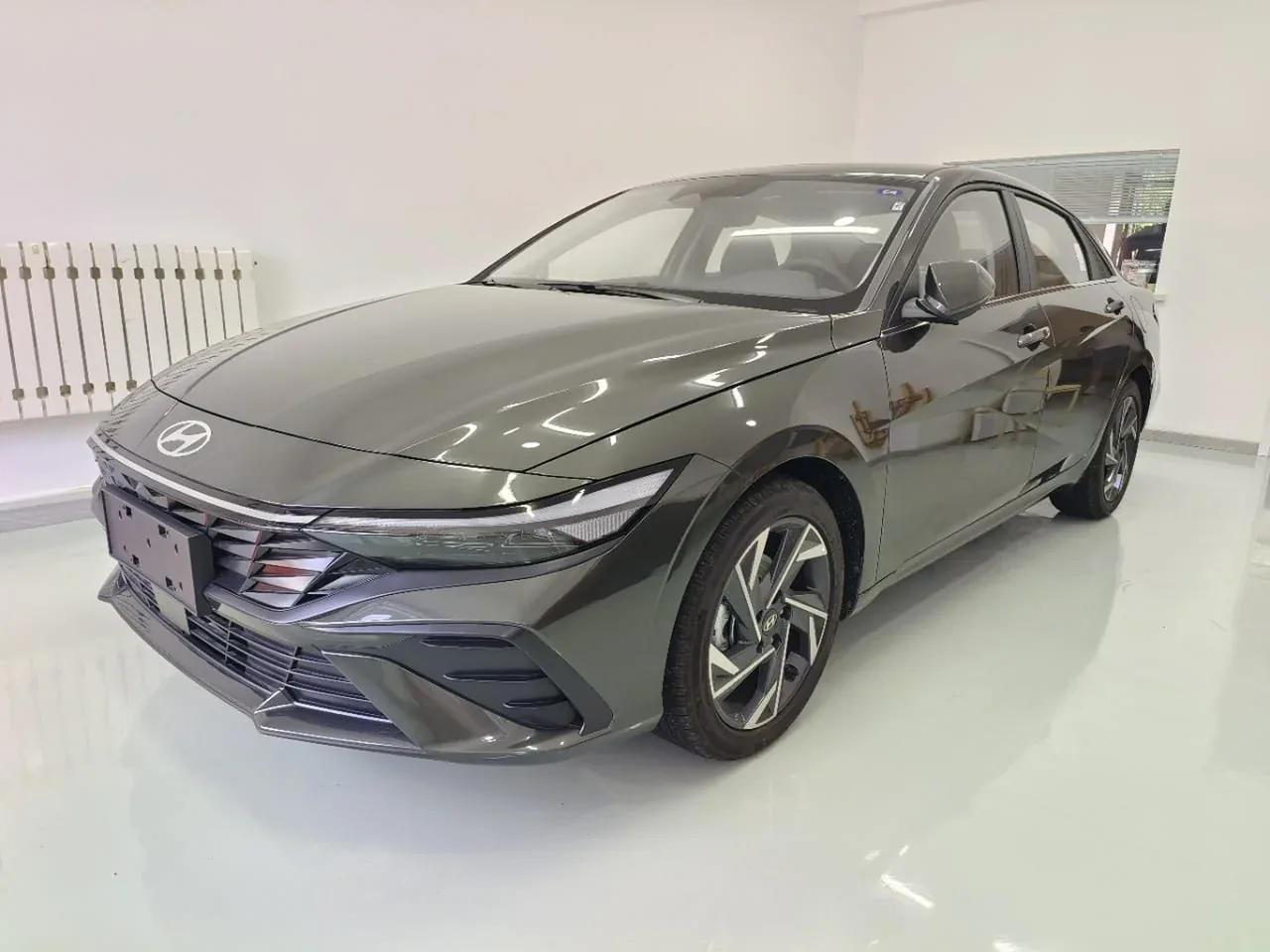 Toyota Corolla 2025 готов к отправке в РФ