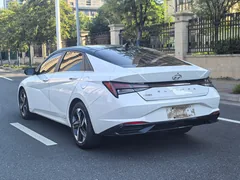 Hyundai Elantra 2022 — фото 4