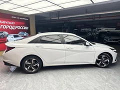 Hyundai Elantra (люксовая комплектация) 2021 — фото 4