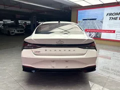 Hyundai Elantra (люксовая комплектация) 2021 — фото 6