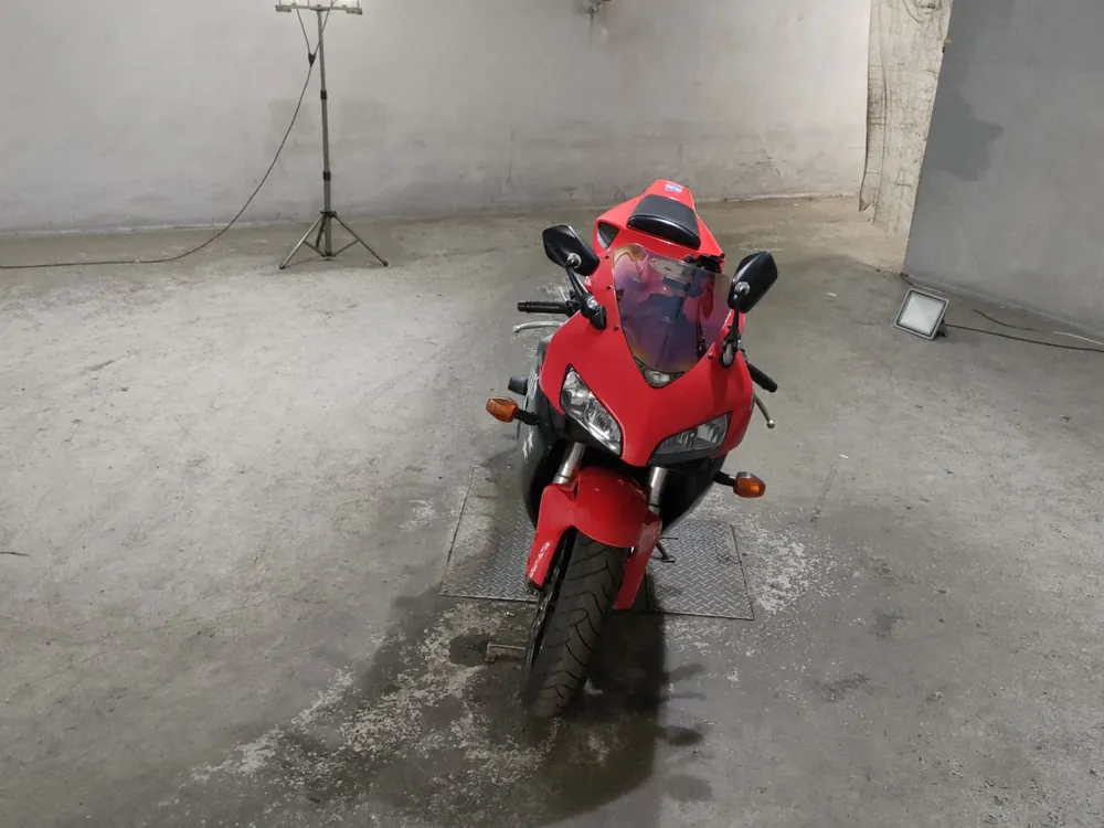 Honda CBR1000RR 2005, красный, фото 3