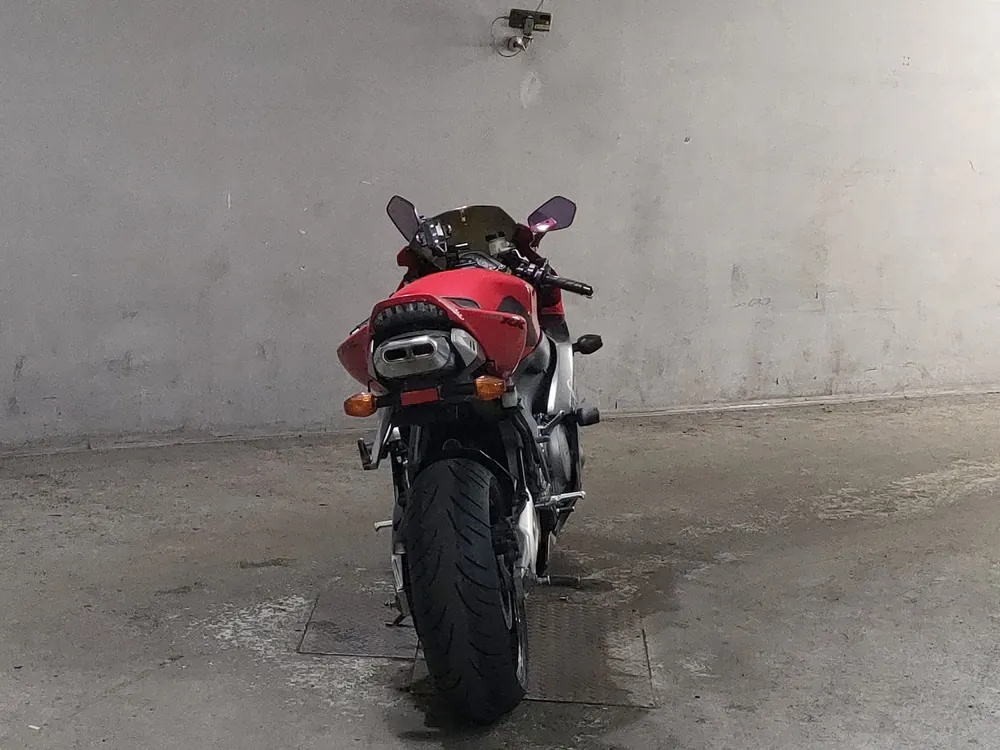 Honda CBR1000RR 2005, красный, фото 4