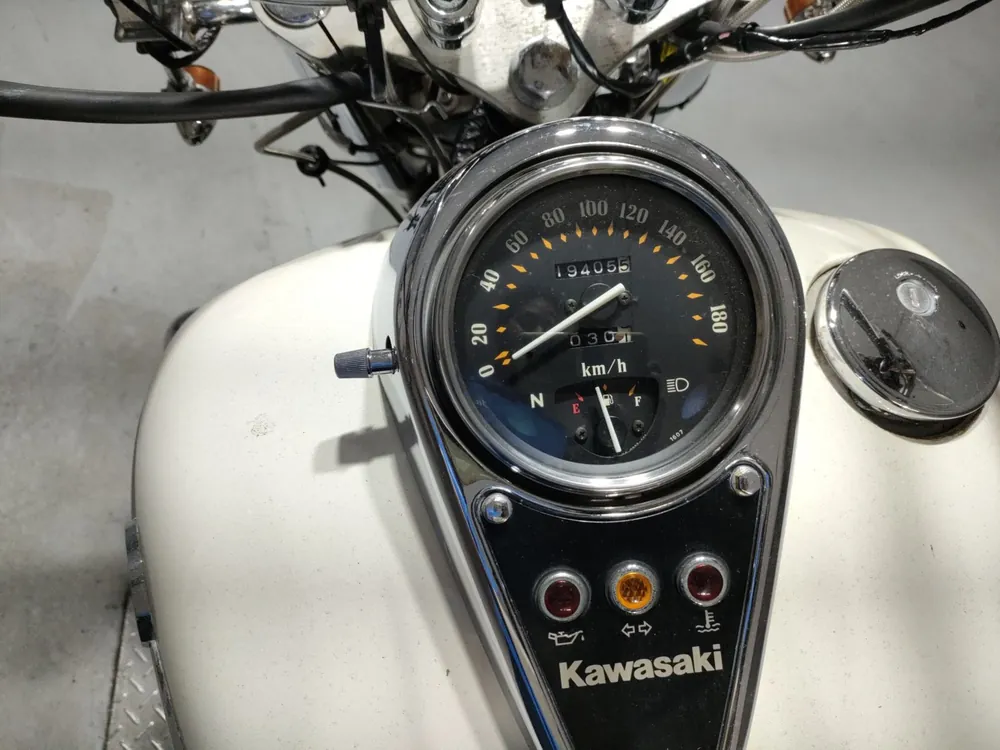 Kawasaki Vulcan 1500 Classic 1998, white/black, фото 5