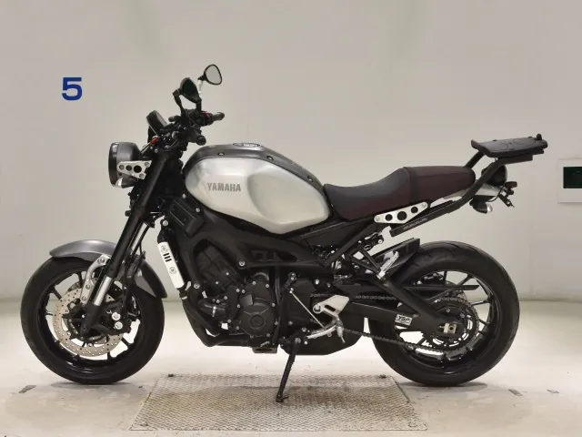 Yamaha XSR900 2021, matt silver, фото 2