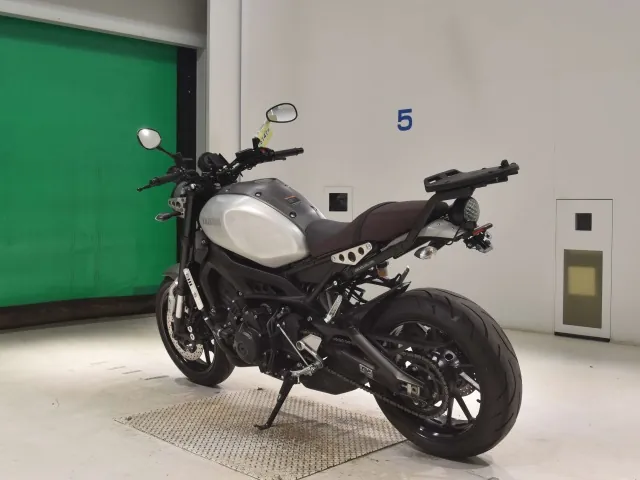 Yamaha XSR900 2021, matt silver, фото 6