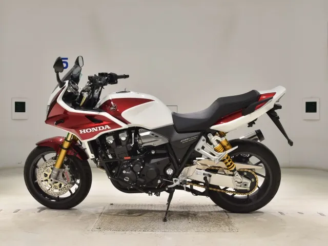 Honda CB1300 2025, white | red, фото 2