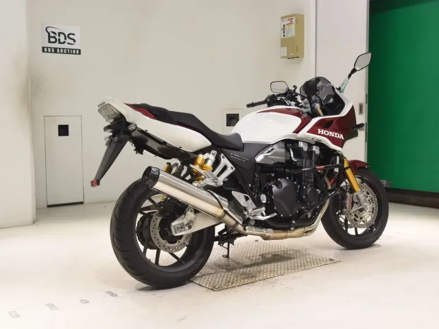Honda CB1300 2025, white | red, фото 5