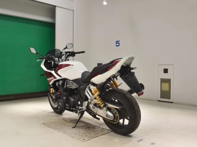 Honda CB1300 2025, white | red, фото 6