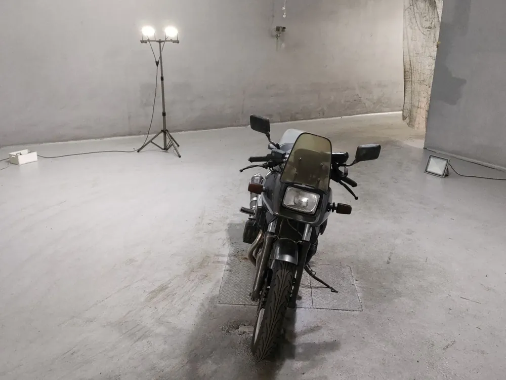 Suzuki GSX400S Katana 1992, серый, фото 3