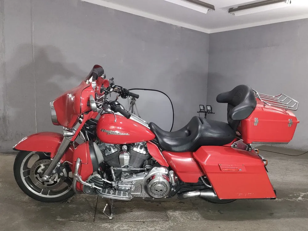 Harley-Davidson Street Glide FLHX1580 2011, красный, фото 2