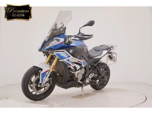 BMW S1000XR 2018, white | red | blue, фото 4