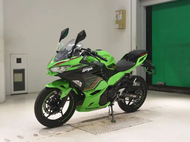 Kawasaki Z400 2023, black | green, фото 4