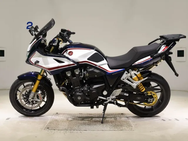 Honda CB1300 2024, white | red | blue, фото 2