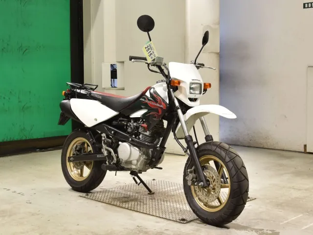 Honda XR100 Motard, white | black, фото 3