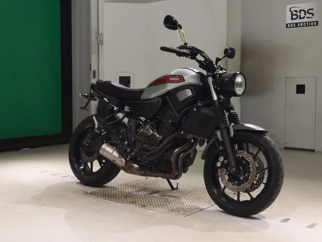 Yamaha XSR700 2020, red | silver, фото 3