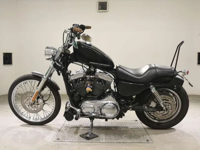 Harley-Davidson XL1200C 2004, чёрный, фото 2