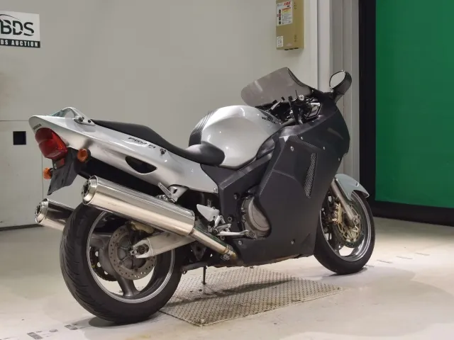 Honda CBR1100XX 2001, серебристый, фото 5