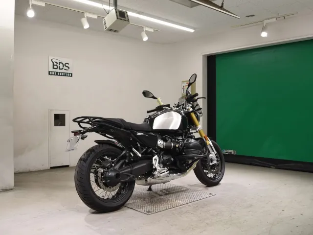BMW R12nineT 2024, black | silver, фото 5