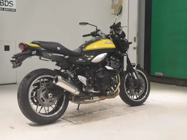 Kawasaki Z900RS 2024, зелёный, фото 5