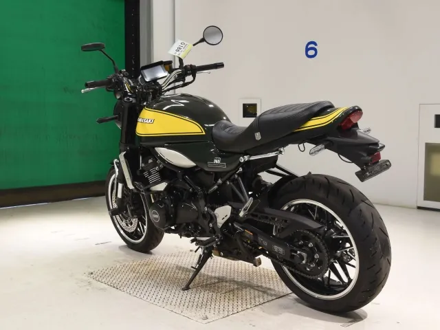 Kawasaki Z900RS 2024, зелёный, фото 6