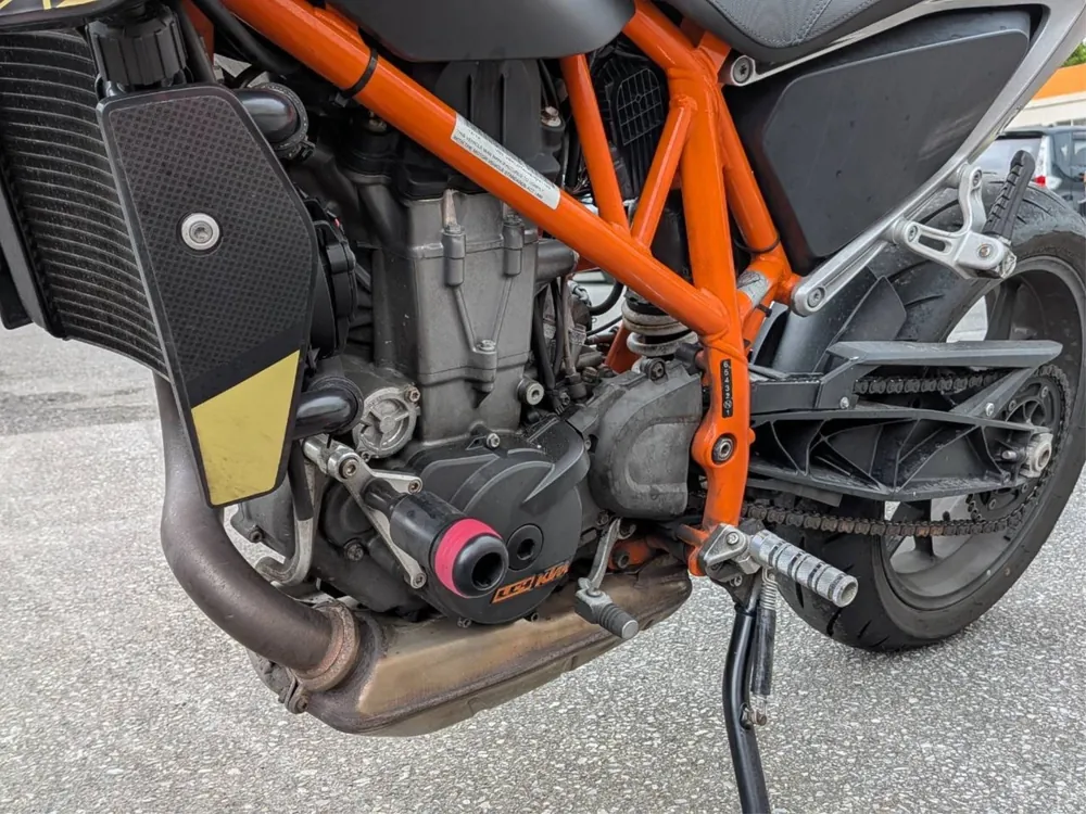 KTM 690 Duke 2016, чёрный, розовый, фото 10