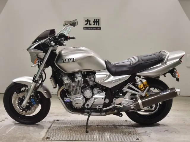 Yamaha XJR1300 2001, серебристый, фото 2