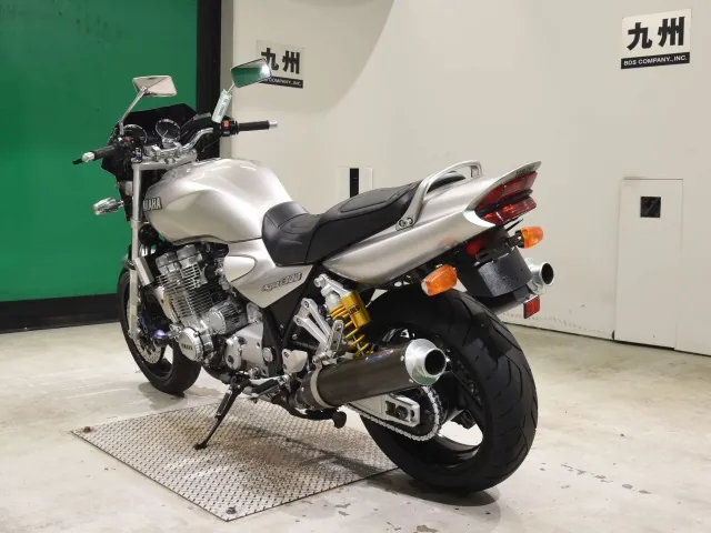 Yamaha XJR1300 2001, серебристый, фото 6