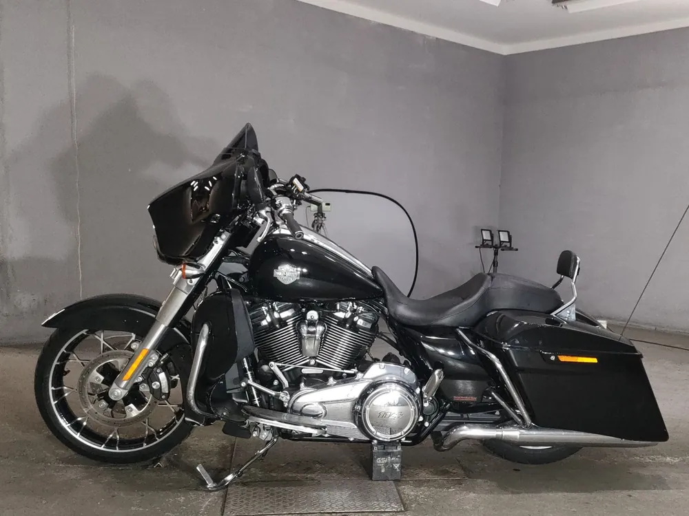 Harley-Davidson FLHXS1870 2021, чёрный, фото 2