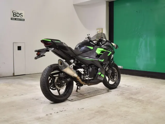 Kawasaki Ninja 400, чёрный, фото 5