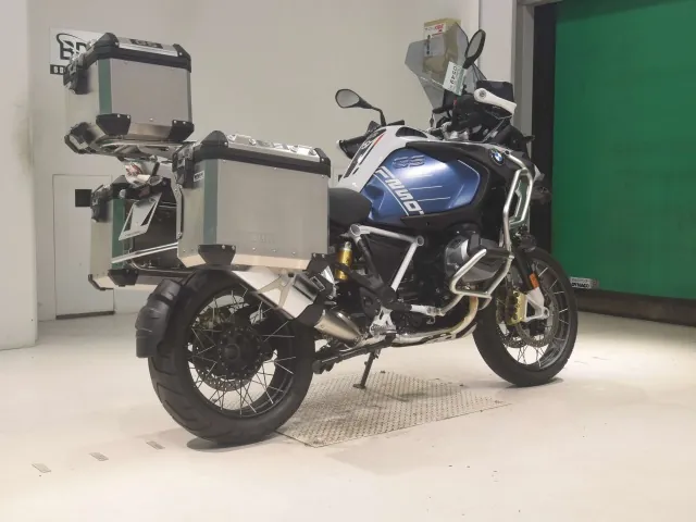BMW R1250Gs Adventure 2023, white | blue, фото 5