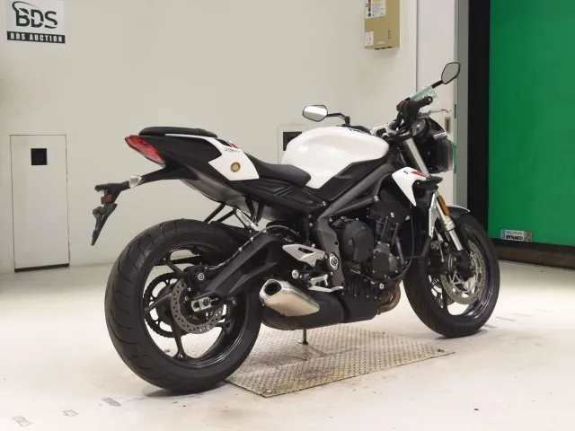 Triumph STREET TRIPLE S 2021, белый, фото 5