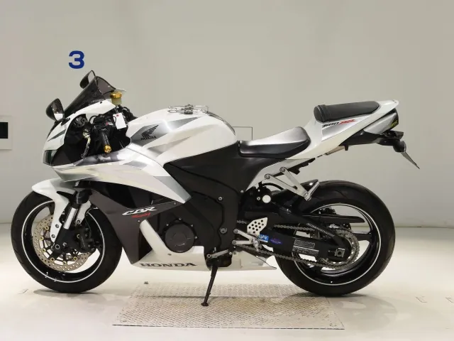 Honda CBR600RR 2011, белый, фото 2