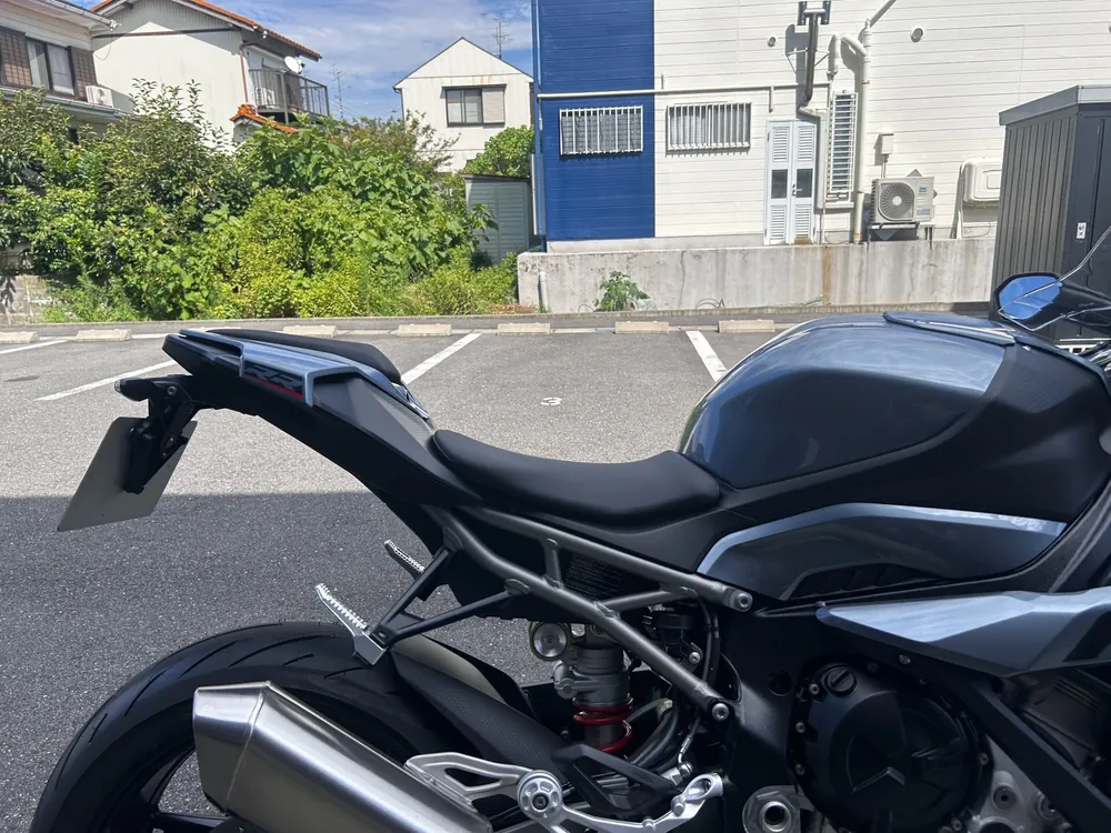 BMW S1000Rr 2026, серый, фото 9