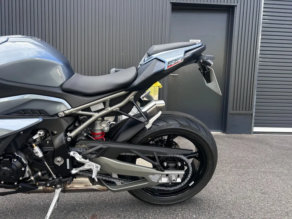 BMW S1000Rr 2026, серый, фото 10