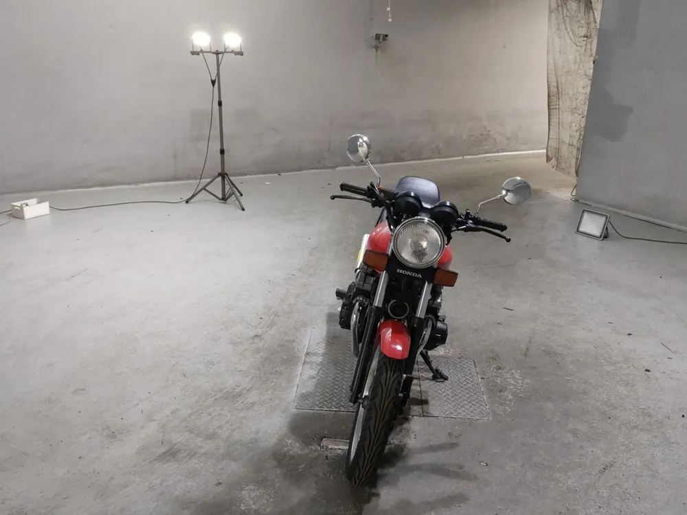 Honda CBX400F 2020, красный, фото 3