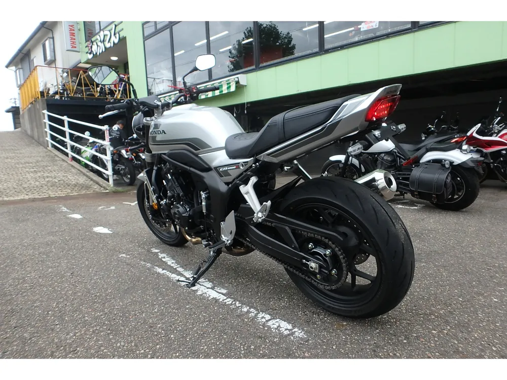Honda CB1000F 2026, серебристый, фото 12
