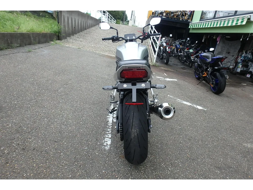 Honda CB1000F 2026, серебристый, фото 8