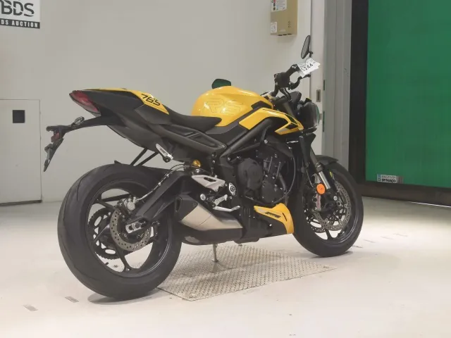 Triumph Street Triple RS 2024, жёлтый, фото 5