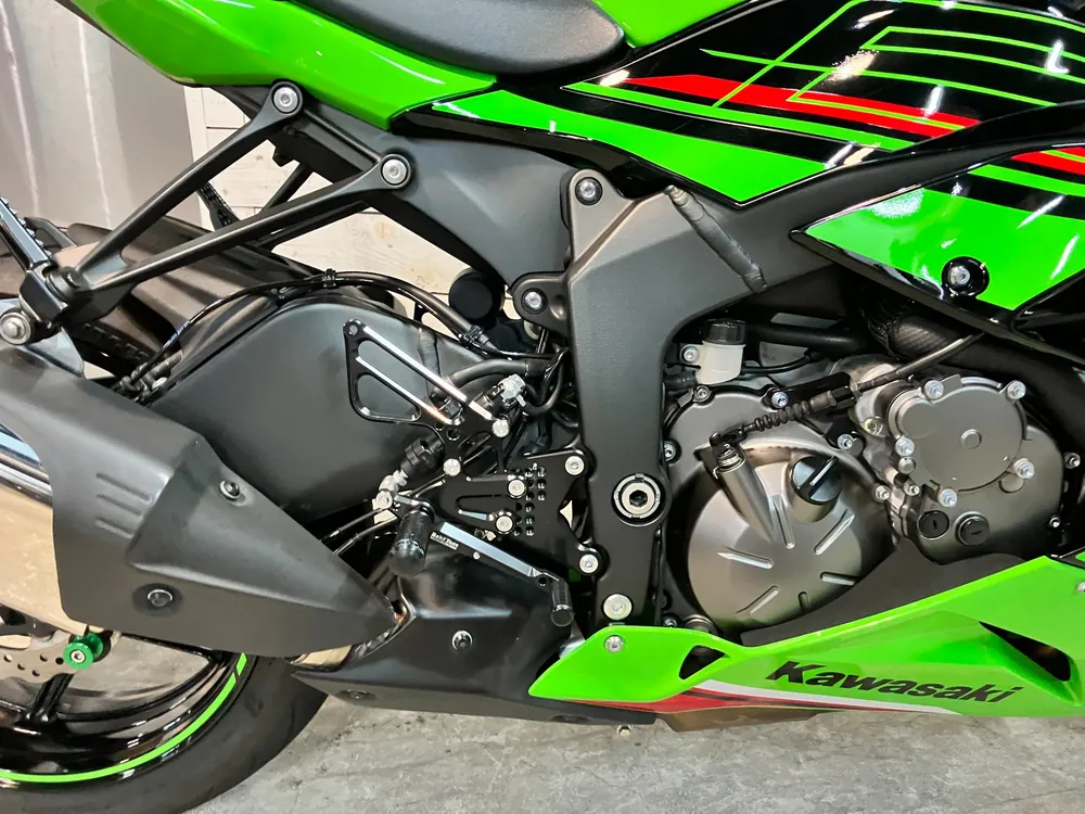 Kawasaki Zx-6Ra 2022, чёрный, lime, фото 13