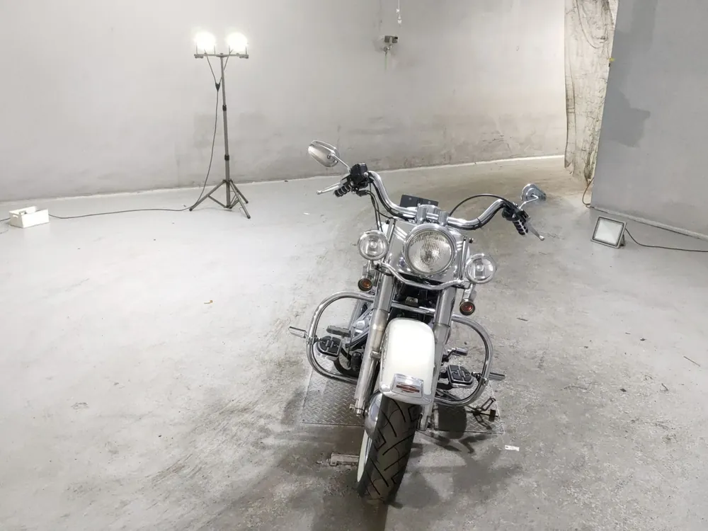 Harley-Davidson Heritage Softail Classic FLSTC1450 2003, белый, фото 3