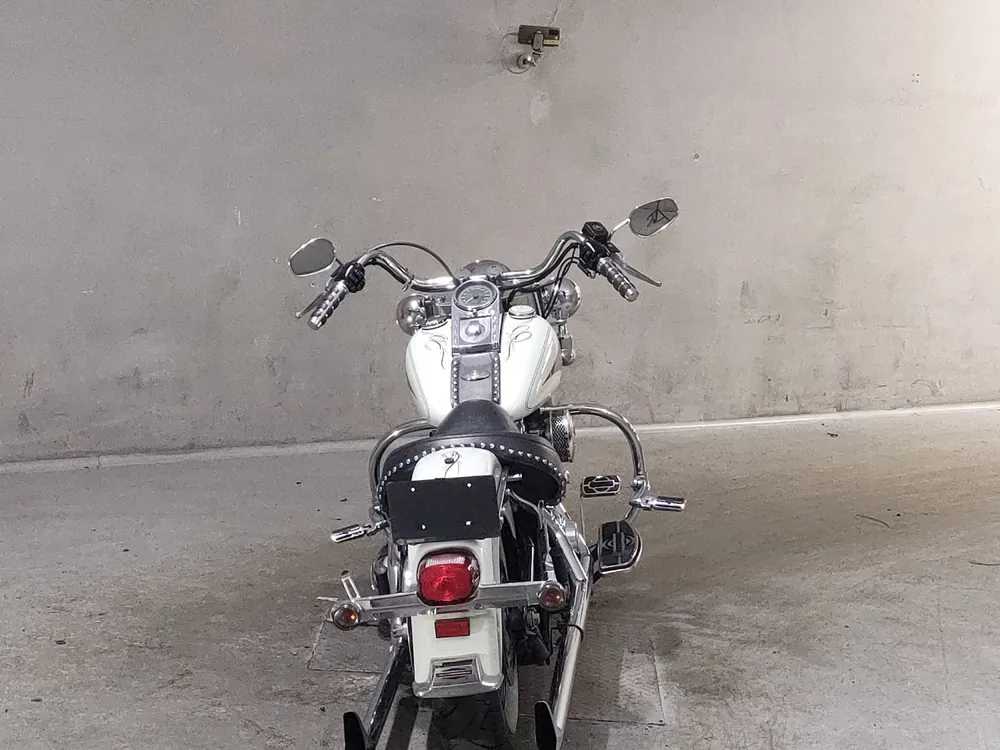 Harley-Davidson Heritage Softail Classic FLSTC1450 2003, белый, фото 4