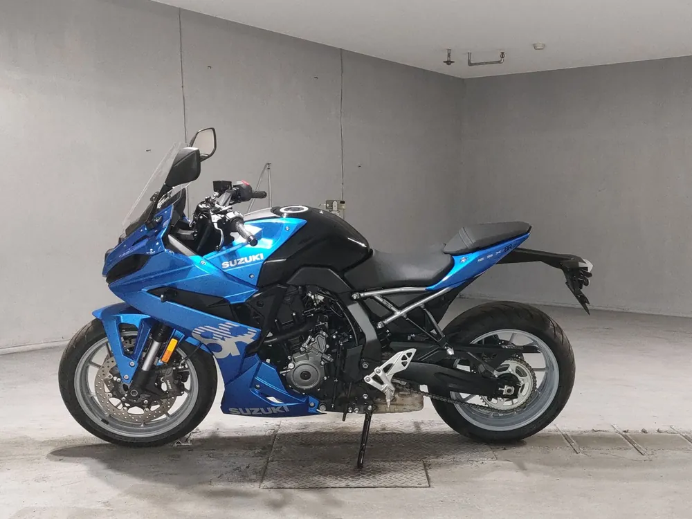 Suzuki Gsx-8T 2025, чёрный, синий, фото 2