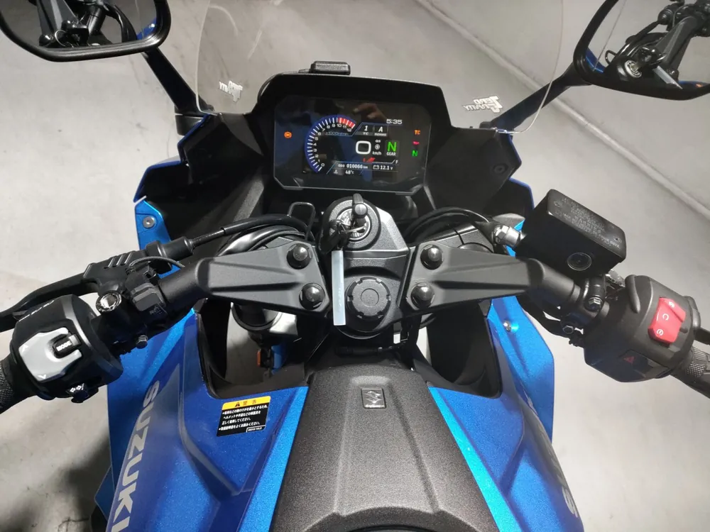 Suzuki Gsx-8T 2025, чёрный, синий, фото 5