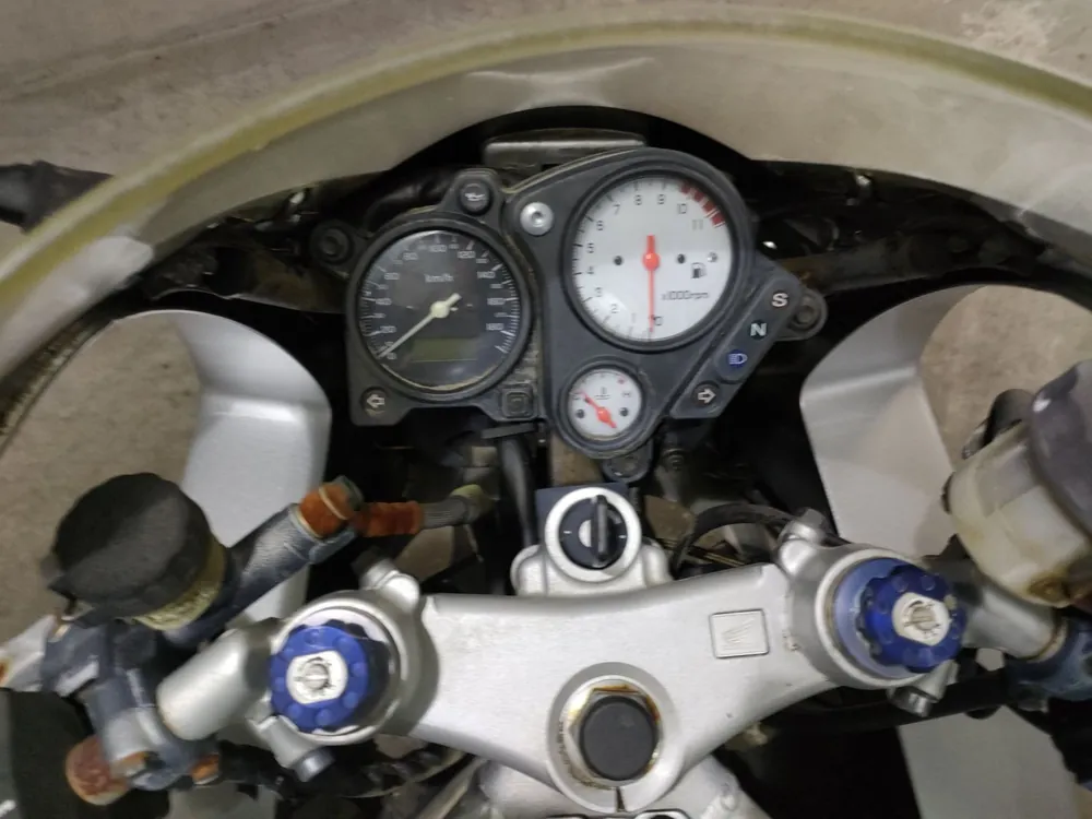 Honda VTR1000F 1999, серебристый, фото 5