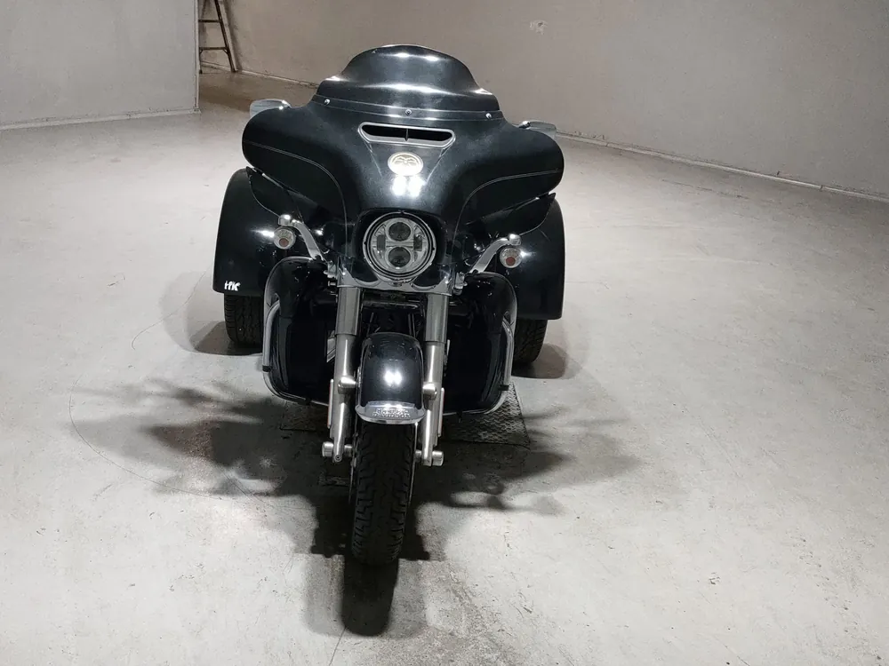 Harley-Davidson FLHTCUTG1690 TRIKE 2014, чёрный, фото 3