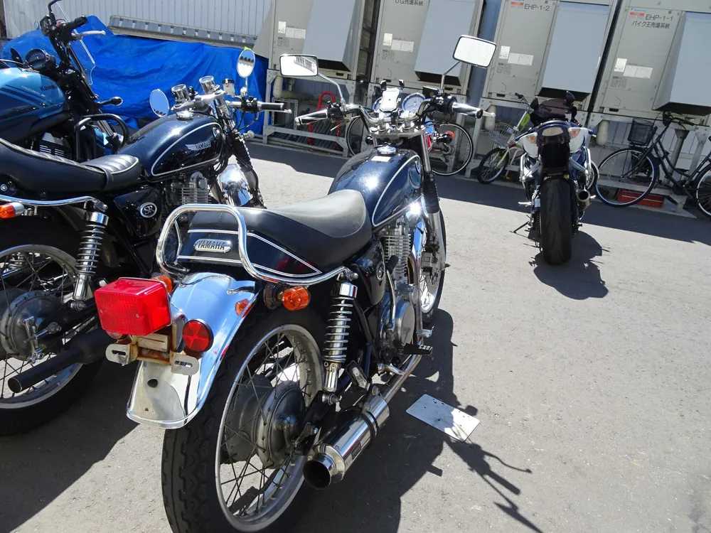 Yamaha SR400 2004, чёрный, фото 5
