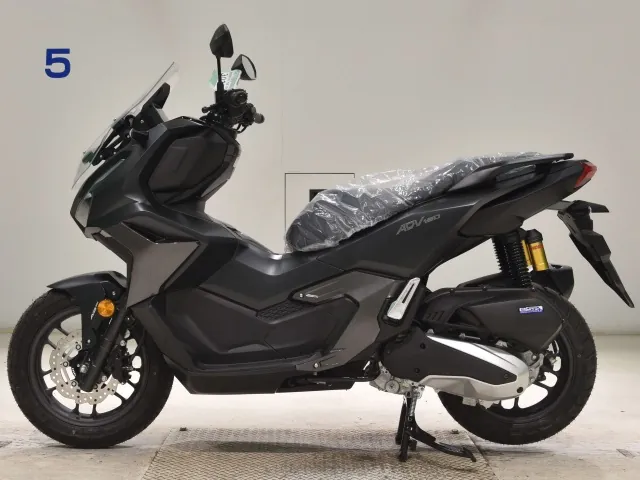 Honda ADV160, matt black, фото 2